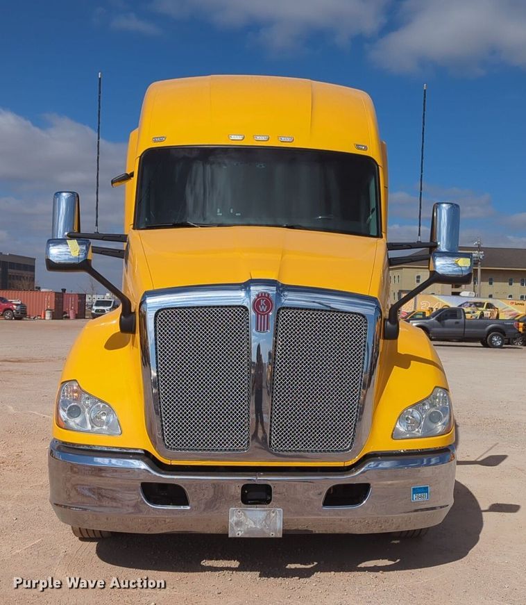 image for item NZ9286 2020 Kenworth T680 semi truck