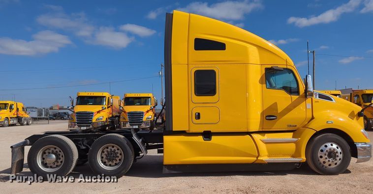image for item NZ9286 2020 Kenworth T680 semi truck