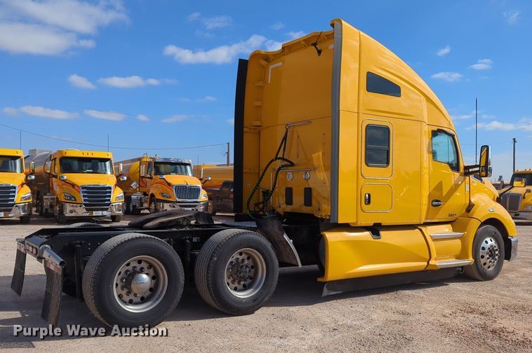 image for item NZ9286 2020 Kenworth T680 semi truck