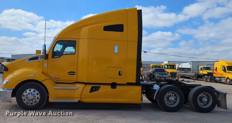 image for item NZ9286 2020 Kenworth T680 semi truck