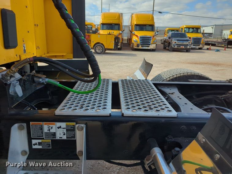 image for item NZ9286 2020 Kenworth T680 semi truck