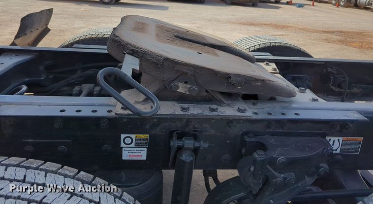 image for item NZ9286 2020 Kenworth T680 semi truck