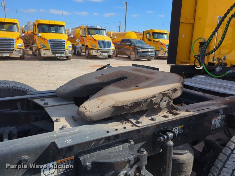 image for item NZ9286 2020 Kenworth T680 semi truck