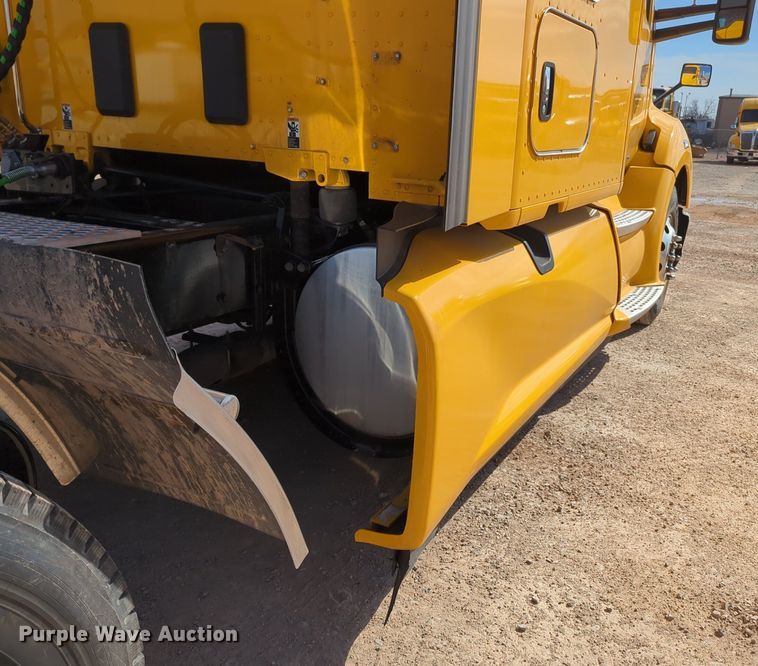 image for item NZ9286 2020 Kenworth T680 semi truck