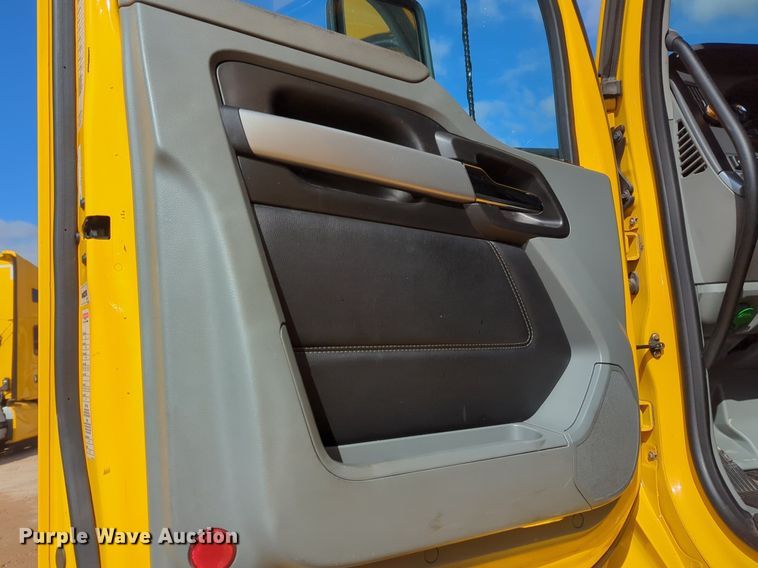 image for item NZ9286 2020 Kenworth T680 semi truck