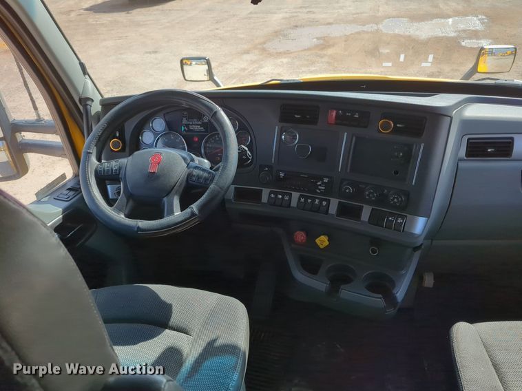 image for item NZ9286 2020 Kenworth T680 semi truck