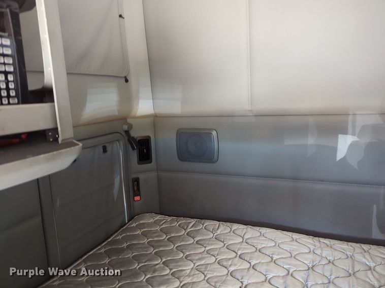 image for item NZ9286 2020 Kenworth T680 semi truck