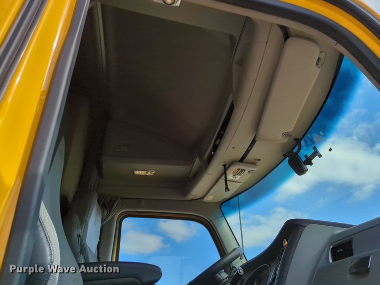 image for item NZ9286 2020 Kenworth T680 semi truck