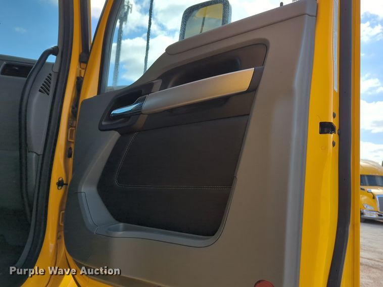 image for item NZ9286 2020 Kenworth T680 semi truck