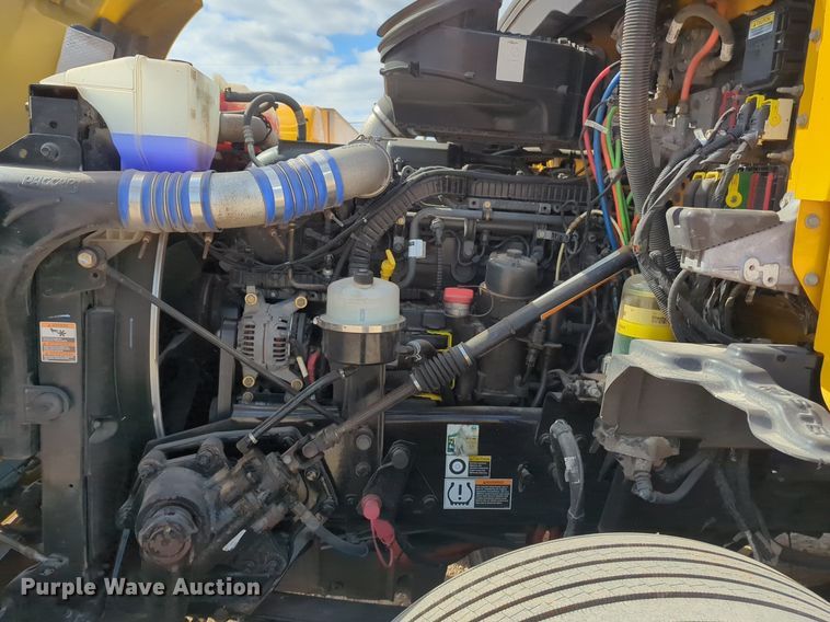 image for item NZ9286 2020 Kenworth T680 semi truck