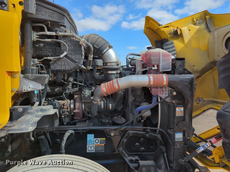 image for item NZ9286 2020 Kenworth T680 semi truck