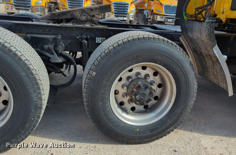 image for item NZ9286 2020 Kenworth T680 semi truck