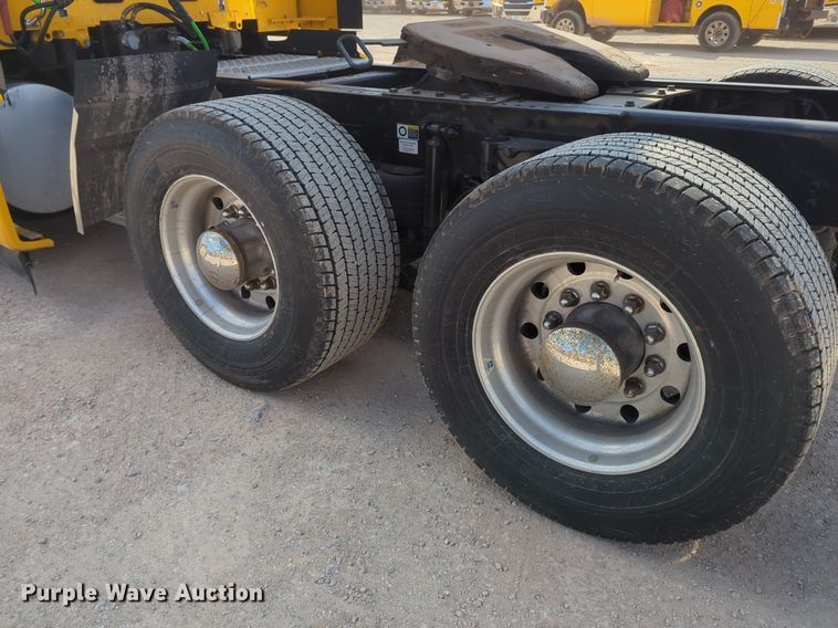 image for item NZ9286 2020 Kenworth T680 semi truck