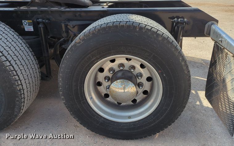 image for item NZ9286 2020 Kenworth T680 semi truck