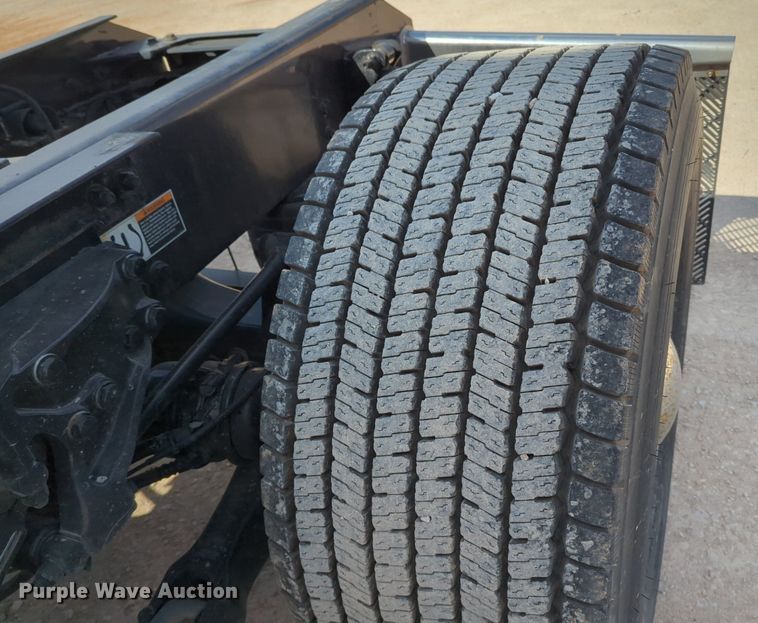 image for item NZ9286 2020 Kenworth T680 semi truck