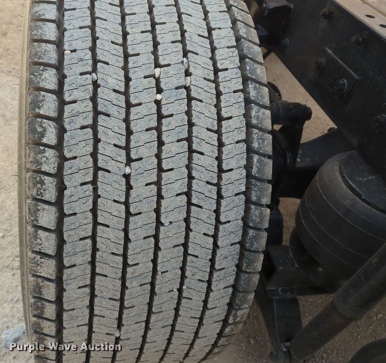 image for item NZ9286 2020 Kenworth T680 semi truck