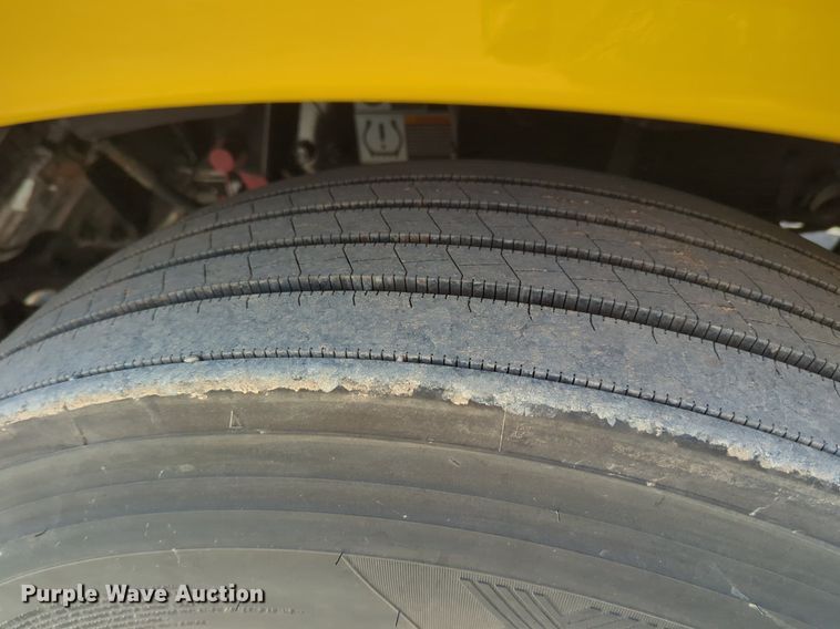 image for item NZ9286 2020 Kenworth T680 semi truck