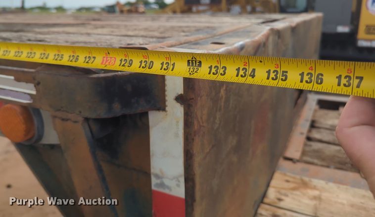 image for item NZ9741 1989 Trailmobile F73T-6FEA drop deck equipment trailer