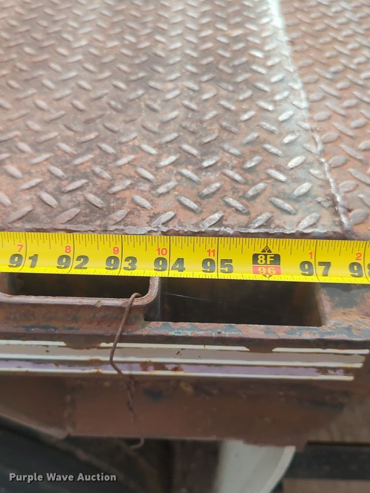 image for item NZ9741 1989 Trailmobile F73T-6FEA drop deck equipment trailer