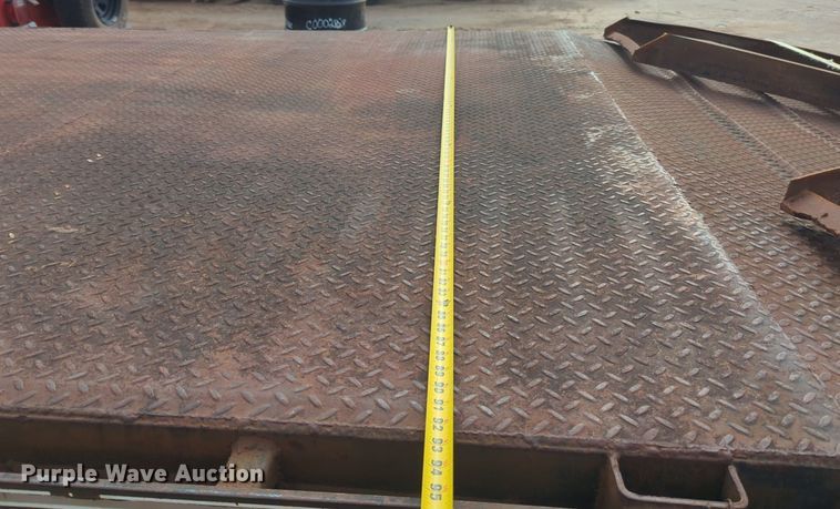 image for item NZ9741 1989 Trailmobile F73T-6FEA drop deck equipment trailer