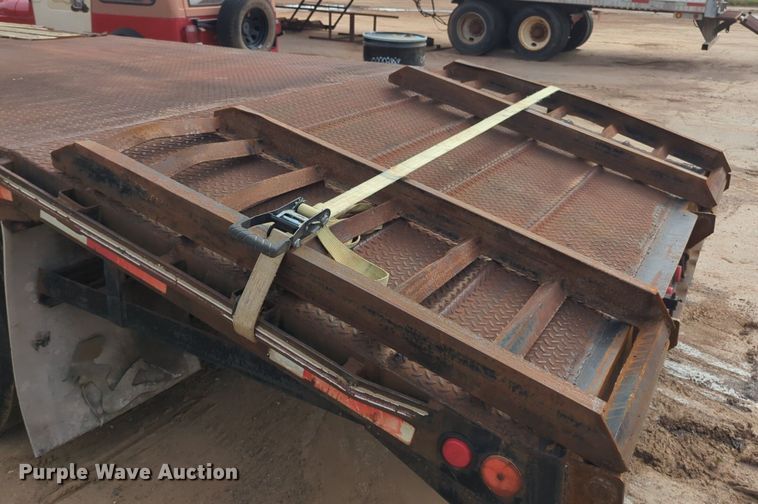 image for item NZ9741 1989 Trailmobile F73T-6FEA drop deck equipment trailer