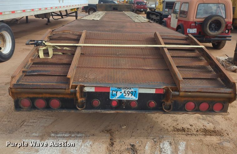 image for item NZ9741 1989 Trailmobile F73T-6FEA drop deck equipment trailer