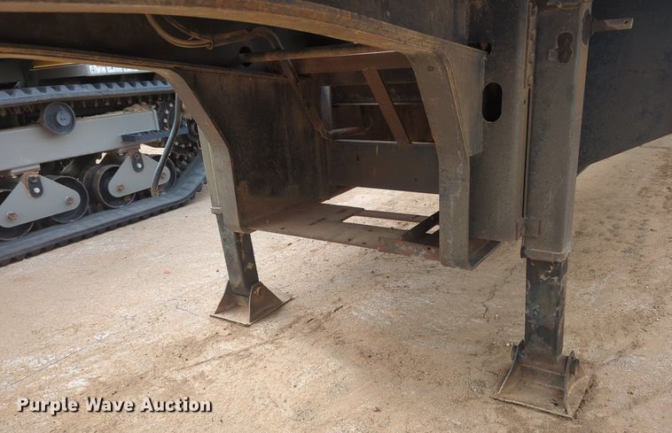 image for item NZ9741 1989 Trailmobile F73T-6FEA drop deck equipment trailer