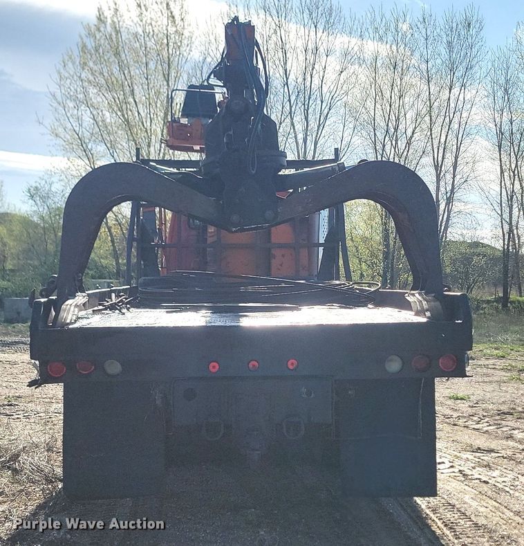 image for item NZ9833 1992 Ford  L9000 log loading truck 