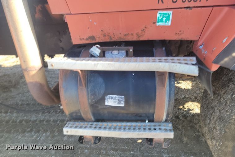 image for item NZ9833 1992 Ford  L9000 log loading truck 