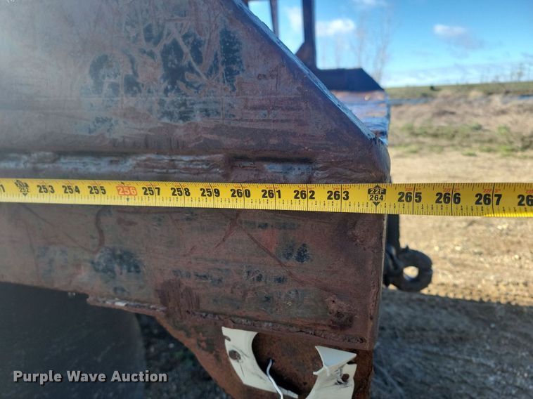 image for item NZ9833 1992 Ford  L9000 log loading truck 