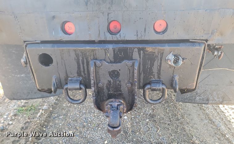 image for item NZ9833 1992 Ford  L9000 log loading truck 