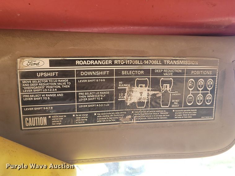 image for item NZ9833 1992 Ford  L9000 log loading truck 