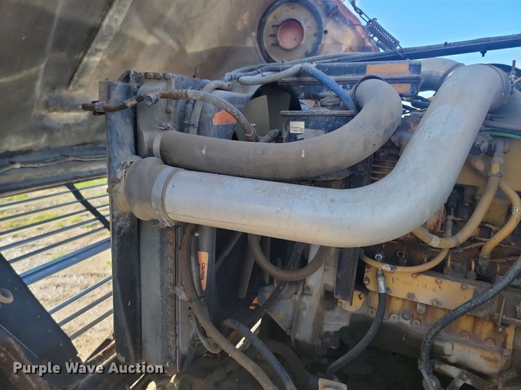 image for item NZ9833 1992 Ford  L9000 log loading truck 