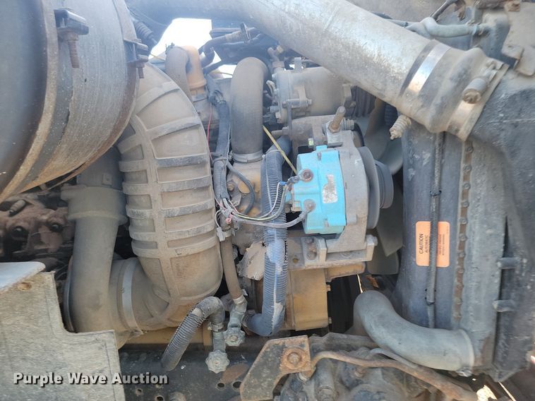 image for item NZ9833 1992 Ford  L9000 log loading truck 