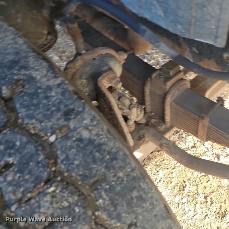 image for item NZ9833 1992 Ford  L9000 log loading truck 