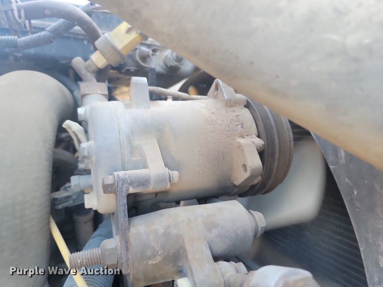 image for item NZ9833 1992 Ford  L9000 log loading truck 