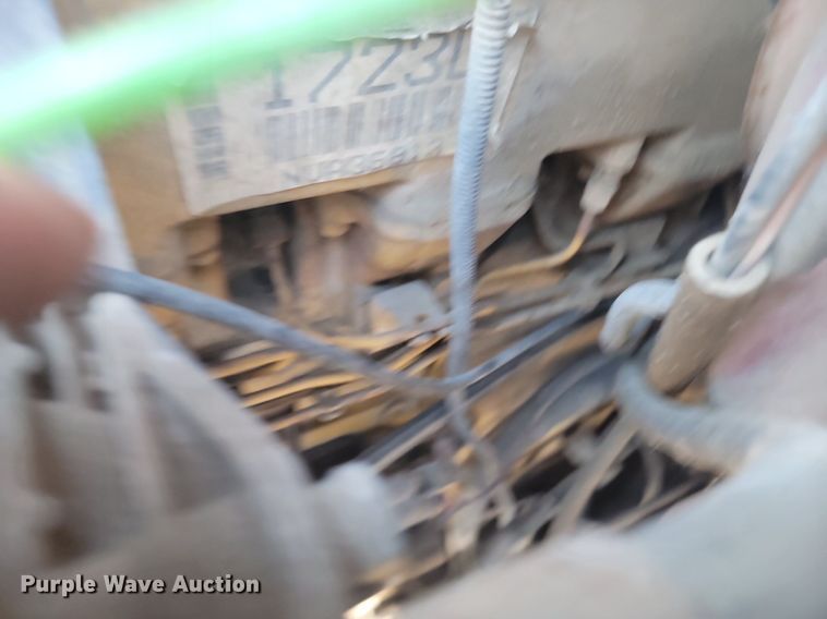 image for item NZ9833 1992 Ford  L9000 log loading truck 