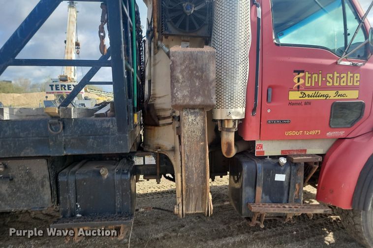 image for item NZ9834 2000 Sterling LT9500 log loader truck