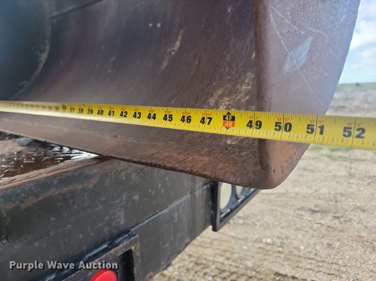 image for item NZ9834 2000 Sterling LT9500 log loader truck