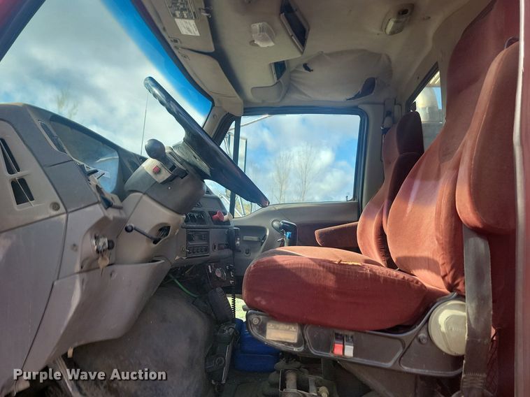 image for item NZ9834 2000 Sterling LT9500 log loader truck