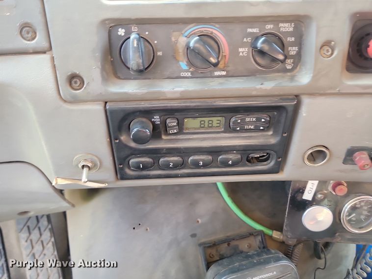 image for item NZ9834 2000 Sterling LT9500 log loader truck