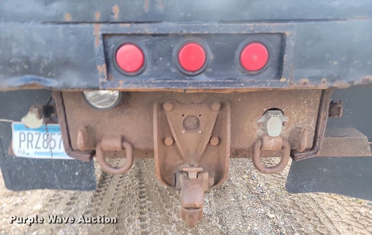 image for item NZ9834 2000 Sterling LT9500 log loader truck