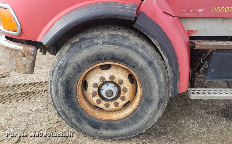 image for item NZ9834 2000 Sterling LT9500 log loader truck