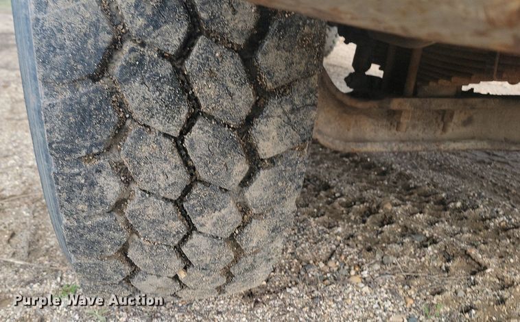 image for item NZ9834 2000 Sterling LT9500 log loader truck