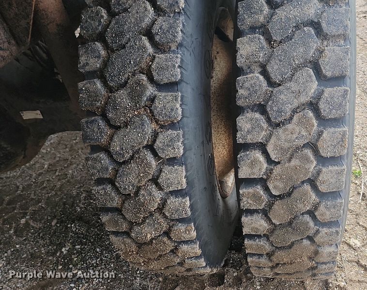 image for item NZ9834 2000 Sterling LT9500 log loader truck