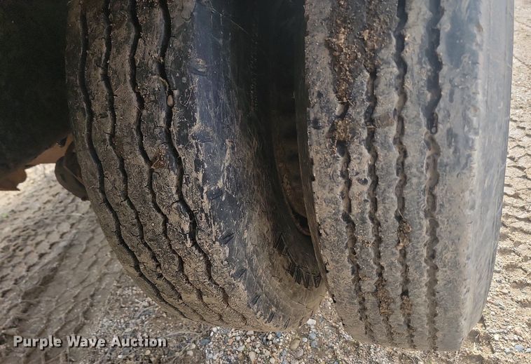 image for item NZ9834 2000 Sterling LT9500 log loader truck