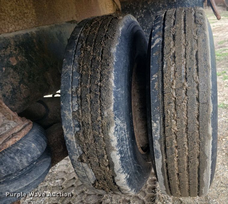 image for item NZ9834 2000 Sterling LT9500 log loader truck