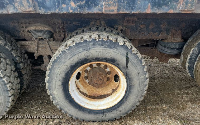 image for item NZ9834 2000 Sterling LT9500 log loader truck