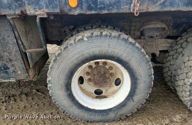 image for item NZ9834 2000 Sterling LT9500 log loader truck