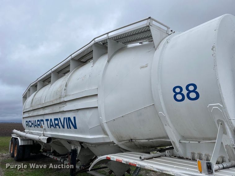 image for item OG9866 1977 Butler MFG pneumatic dry bulk trailer